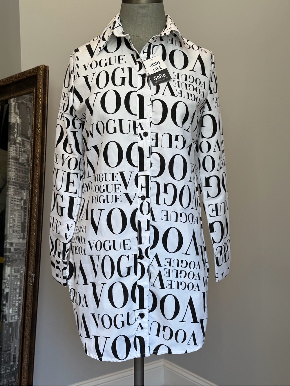 NWT Sofia Vogue Typography Print Black and White Tunic Button-Down Shirt Size M